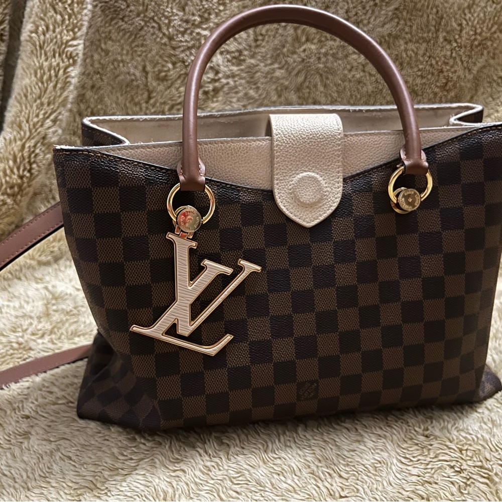 Authenticated LOUIS VUITTON
Lie De Vin Damier Canvas Riverside Tote Bag